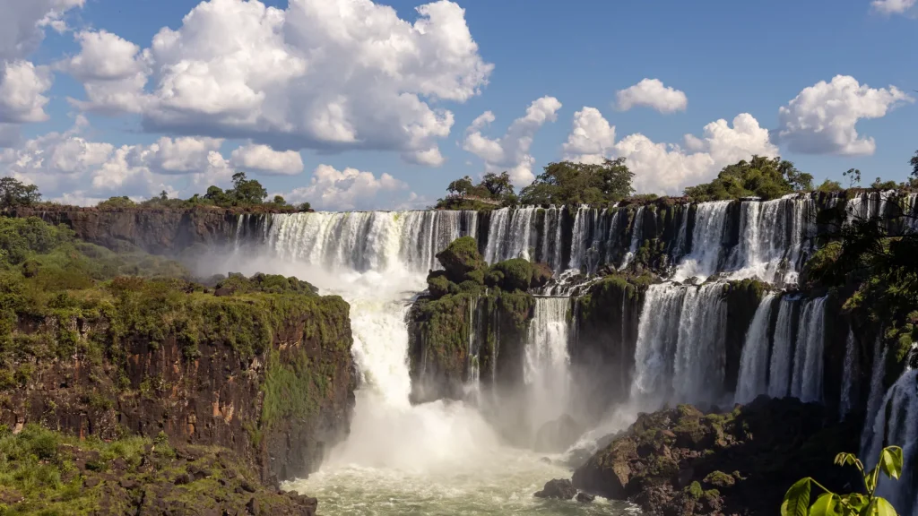 Paysage de voyage lié à visiter chutes iguazu