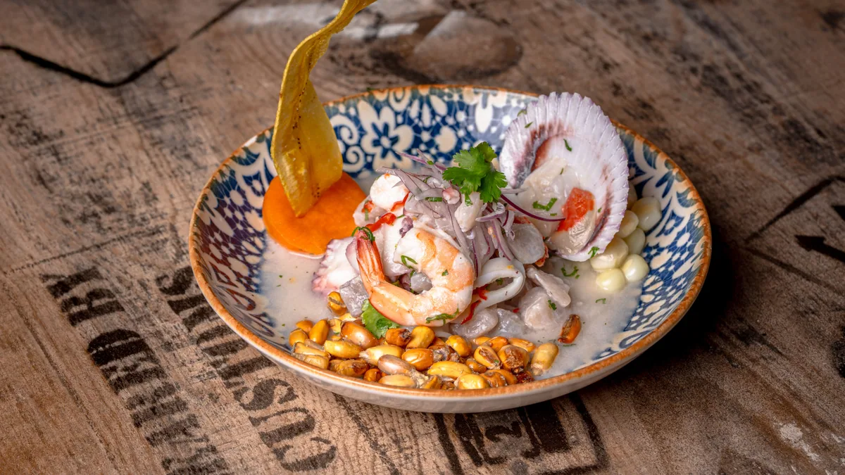 Paysage de voyage lié à véritable recette ceviche